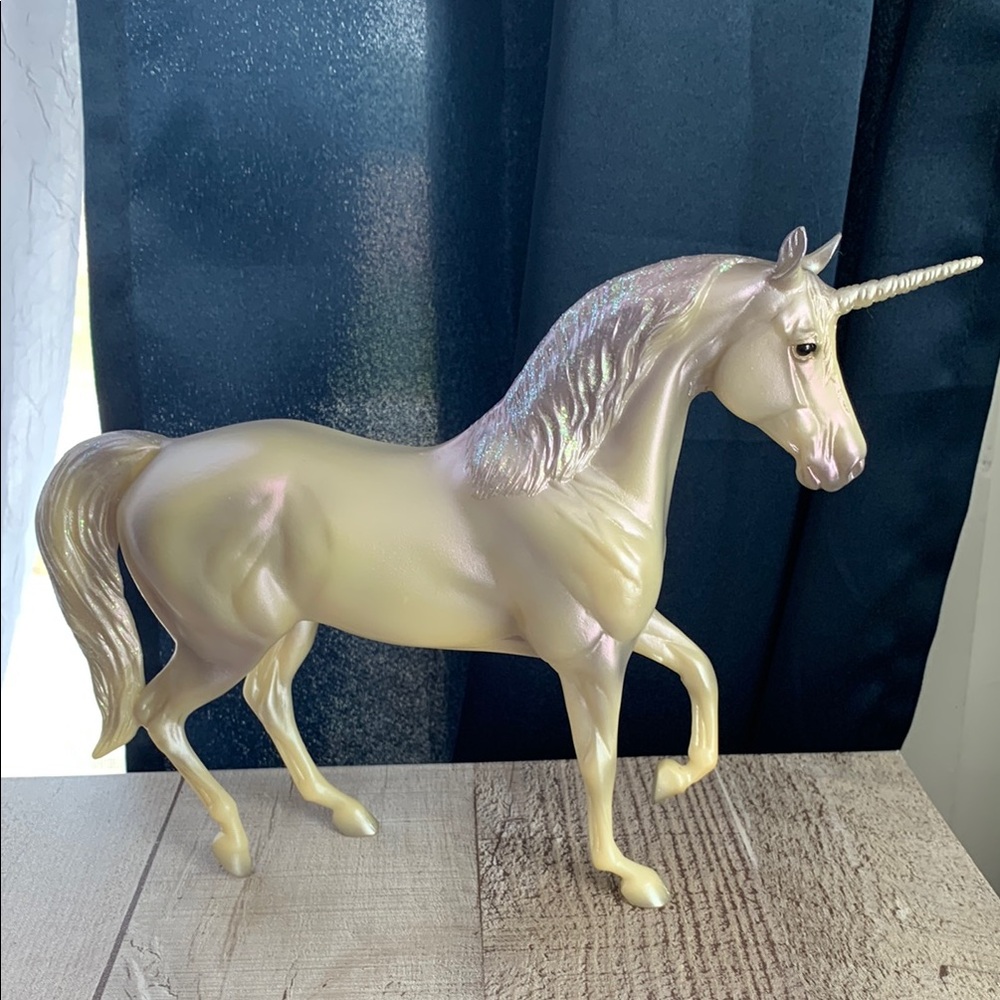 Breyer- 'Sarafina' Purple Iridescent Unicorn